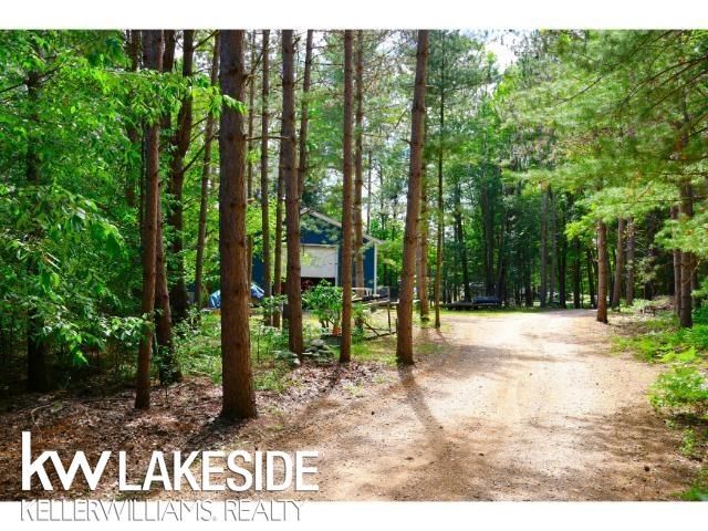 521 W River Court, Gladwin, MI 48624