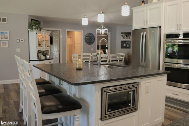 521 W River Court, Gladwin, MI 48624