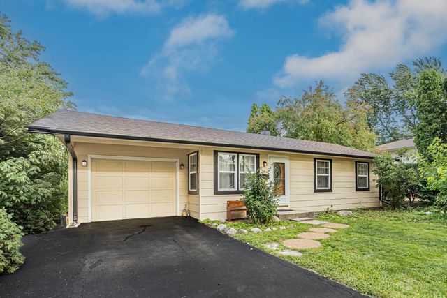 6641 Peach Tree Street, Hanover Park, IL 60133