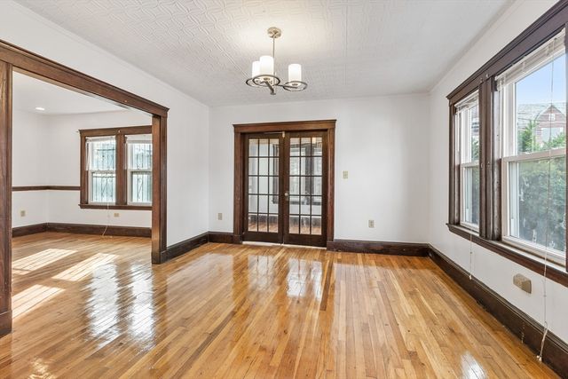 28 Sunset St 28, Boston, MA 02120