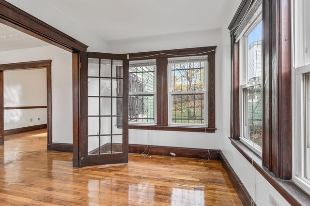 28 Sunset St 28, Boston, MA 02120