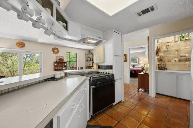 9820 Timber Ridge PASS, Austin, TX 78733