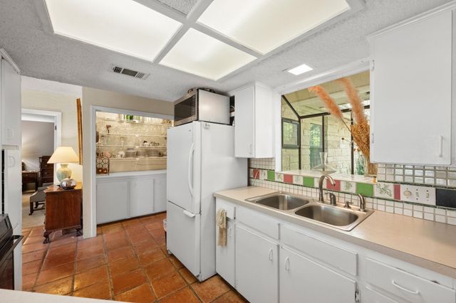 9820 Timber Ridge PASS, Austin, TX 78733