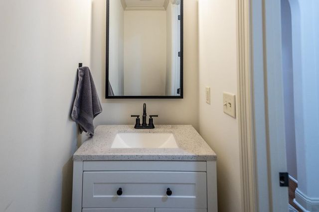 3077 POPLAR GROVE LN, Germantown, TN 38139