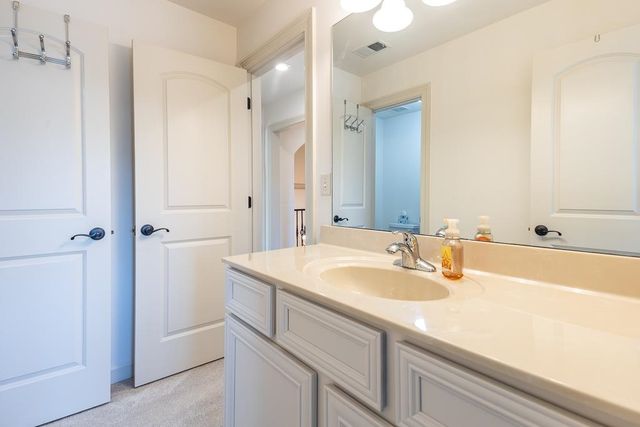 3077 POPLAR GROVE LN, Germantown, TN 38139