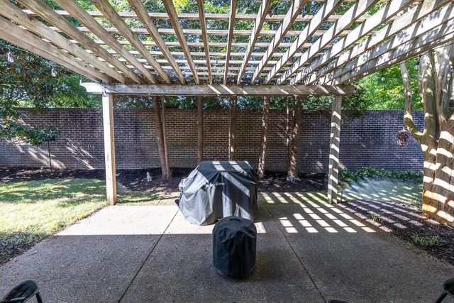 3077 POPLAR GROVE LN, Germantown, TN 38139