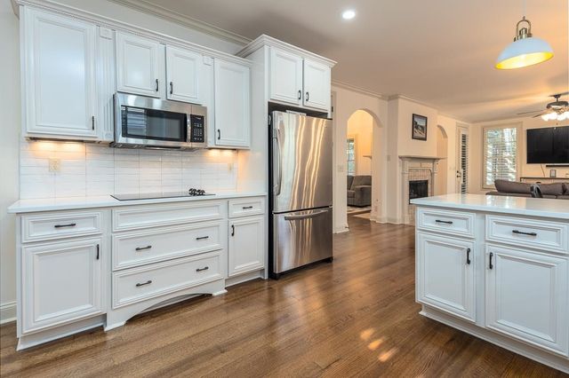 3077 POPLAR GROVE LN, Germantown, TN 38139