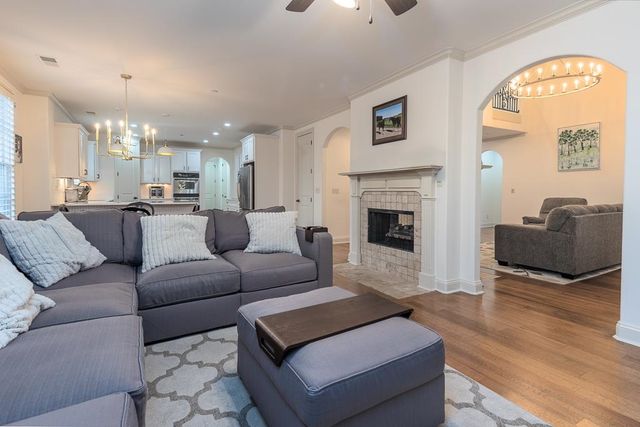 3077 POPLAR GROVE LN, Germantown, TN 38139