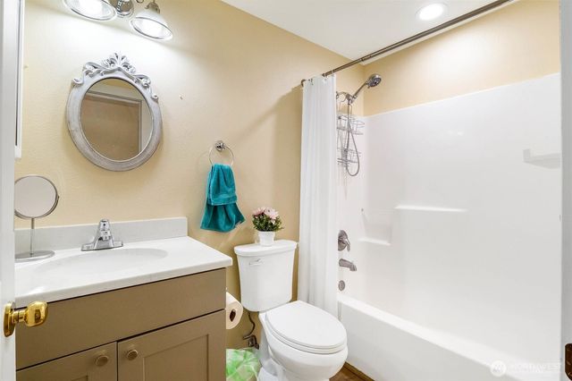 1407 S Husky Drive, Moses Lake, WA 98837