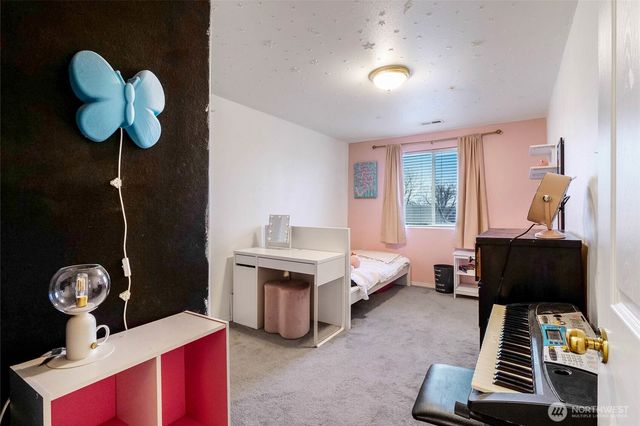 1407 S Husky Drive, Moses Lake, WA 98837