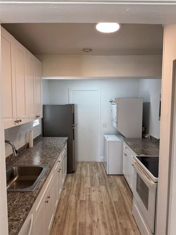 5019 NE 19th Ter, Pompano Beach, FL 33064