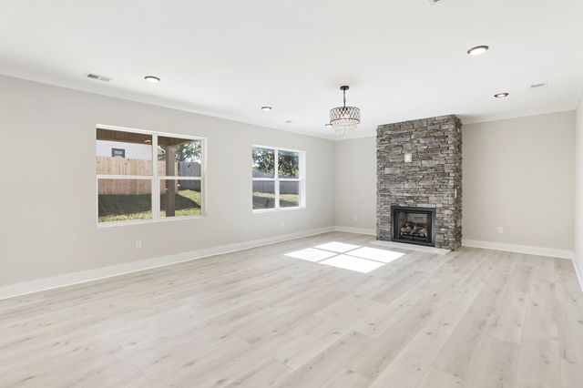 1760 W Main St, Lebanon, TN 37087
