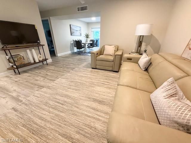 788 Park Shore DR # F17, Naples, FL 34103