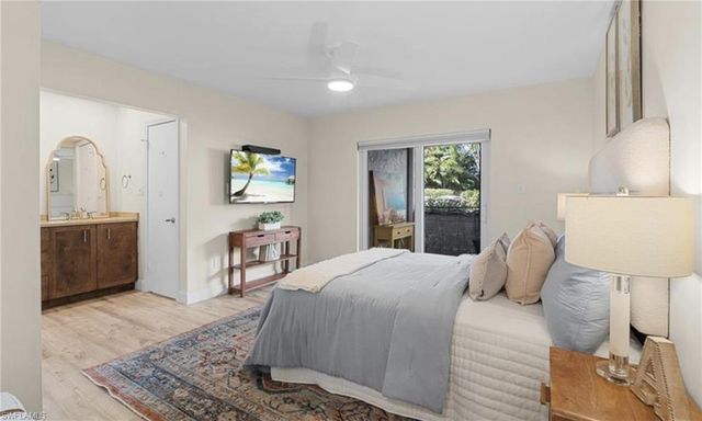 788 Park Shore DR # F17, Naples, FL 34103