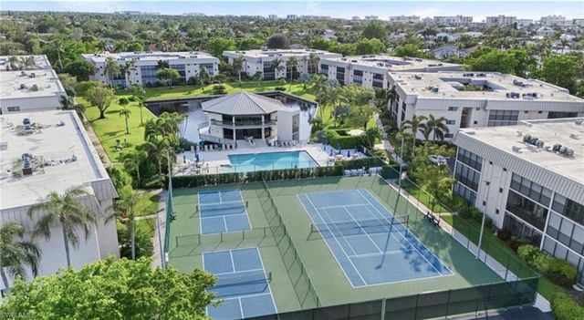 788 Park Shore DR # F17, Naples, FL 34103