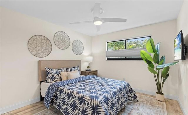 788 Park Shore DR # F17, Naples, FL 34103