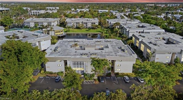 788 Park Shore DR # F17, Naples, FL 34103