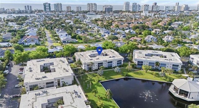 788 Park Shore DR # F17, Naples, FL 34103