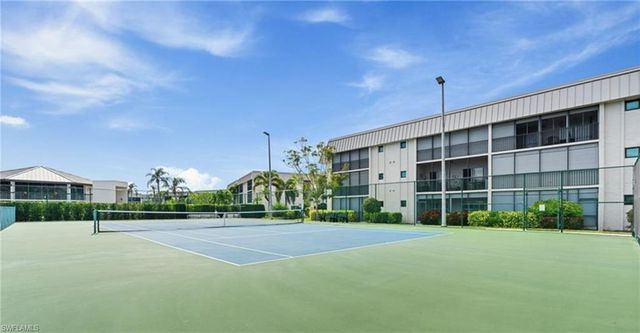 788 Park Shore DR # F17, Naples, FL 34103