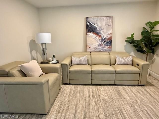 788 Park Shore DR # F17, Naples, FL 34103