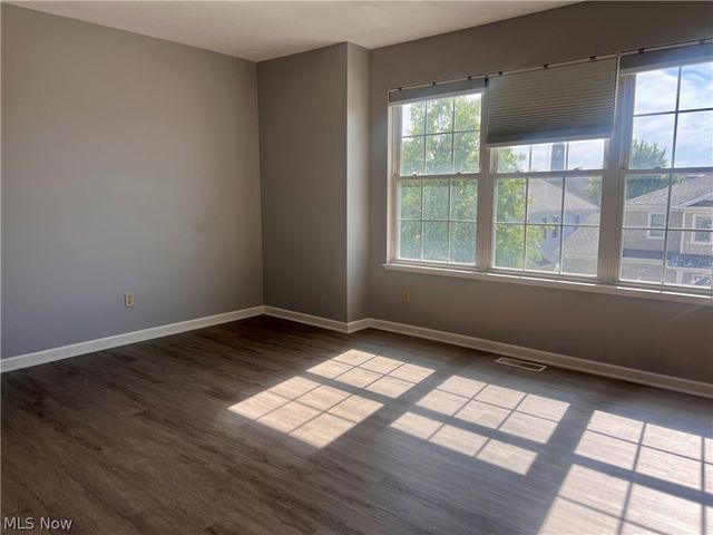 1963 E 85th Street, Cleveland, OH 44106