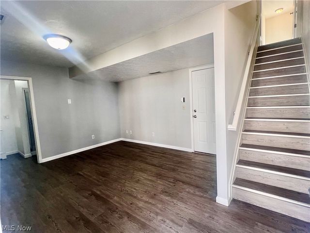 1963 E 85th Street, Cleveland, OH 44106