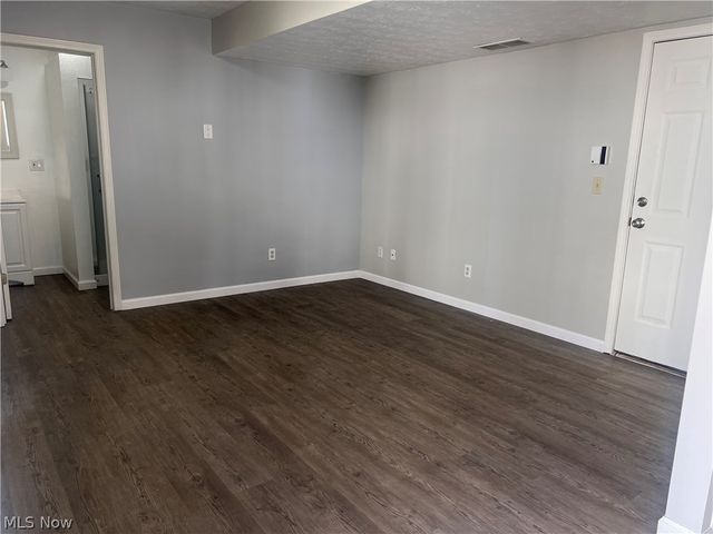 1963 E 85th Street, Cleveland, OH 44106