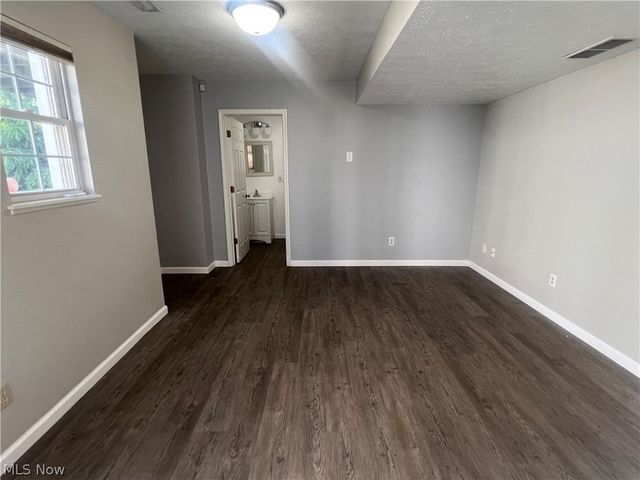 1963 E 85th Street, Cleveland, OH 44106
