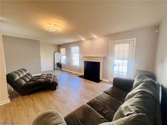 1963 E 85th Street, Cleveland, OH 44106