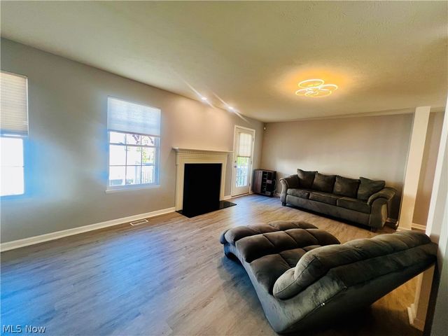 1963 E 85th Street, Cleveland, OH 44106