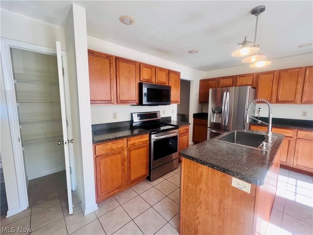 1963 E 85th Street, Cleveland, OH 44106