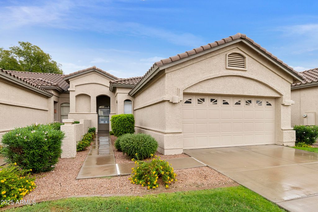 23733 S PLEASANT Way, Sun Lakes, AZ 85248