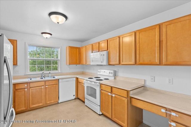 625 Nantucket Drive, Lansing, MI 48906
