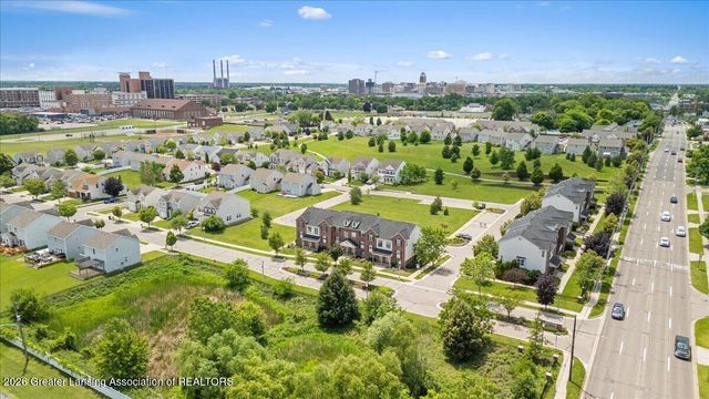 625 Nantucket Drive, Lansing, MI 48906
