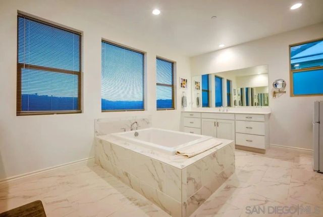 35828 Blue Breton Dr, Fallbrook, CA 92028