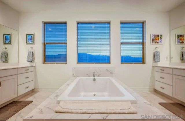 35828 Blue Breton Dr, Fallbrook, CA 92028