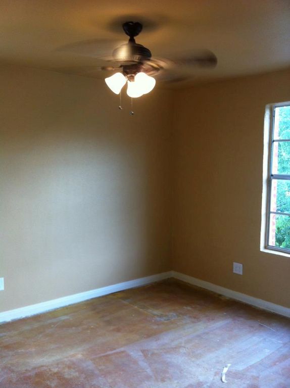 314 E Hutchison ST, San Marcos, TX 78666