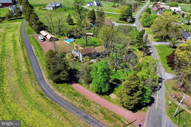 170 RED CORNER RD, Douglassville, PA 19518