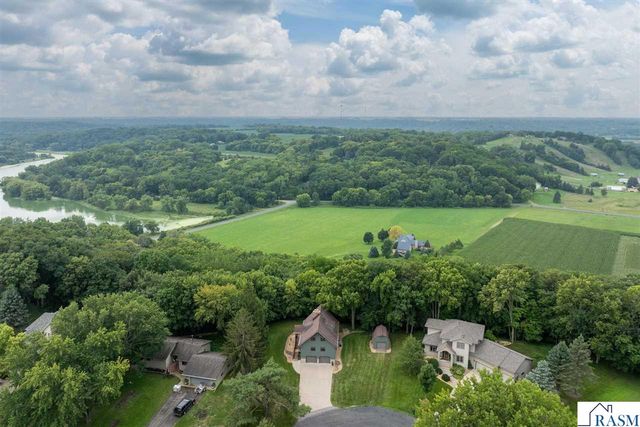 314 Meadow Woods Drive, Mankato, MN 56001