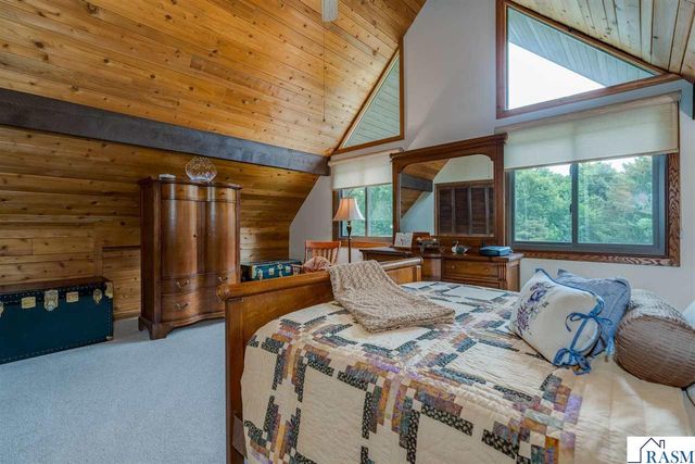314 Meadow Woods Drive, Mankato, MN 56001