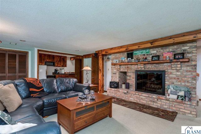 314 Meadow Woods Drive, Mankato, MN 56001