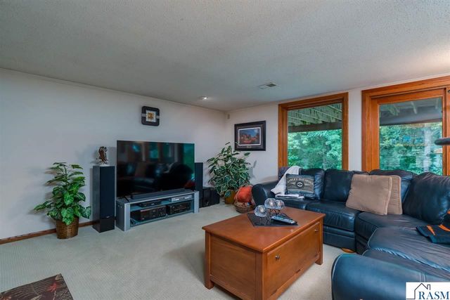 314 Meadow Woods Drive, Mankato, MN 56001