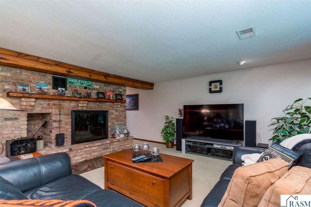 314 Meadow Woods Drive, Mankato, MN 56001