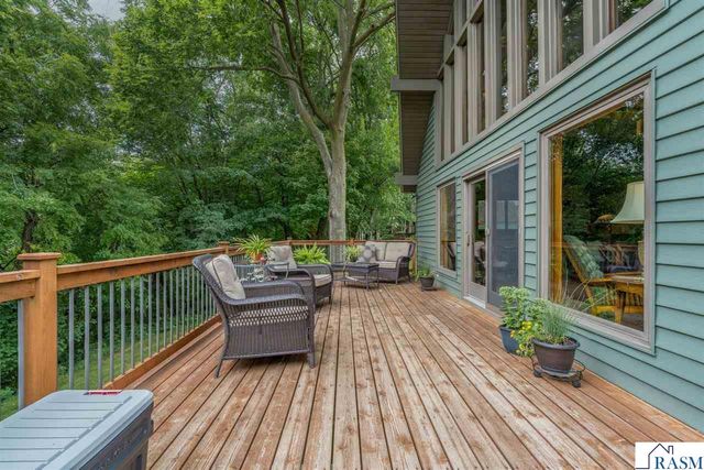 314 Meadow Woods Drive, Mankato, MN 56001