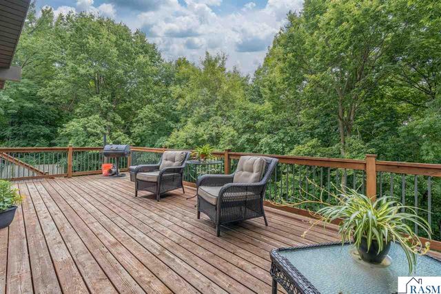 314 Meadow Woods Drive, Mankato, MN 56001