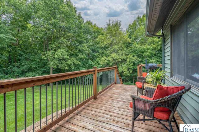 314 Meadow Woods Drive, Mankato, MN 56001
