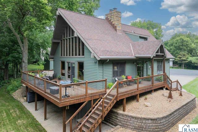 314 Meadow Woods Drive, Mankato, MN 56001