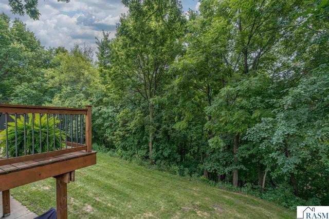 314 Meadow Woods Drive, Mankato, MN 56001