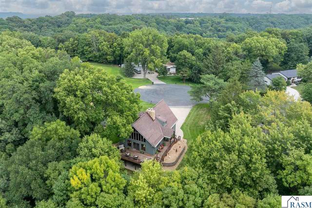 314 Meadow Woods Drive, Mankato, MN 56001