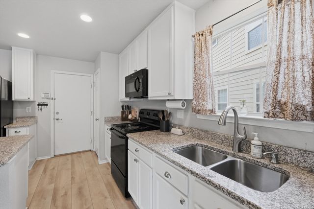 406 Hampton Cove, Boerne, TX 78006